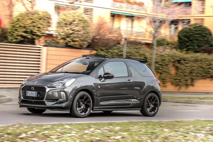  DS 3 Cabrio Performance Line 2016 года  (фото 13 из 20)